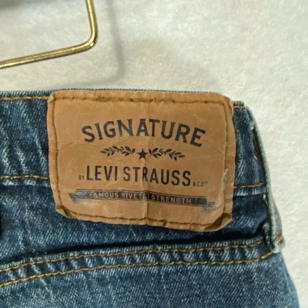 LEVIS Signature Series “RelaxedFit”  Mens Jeans Size 40 x 32